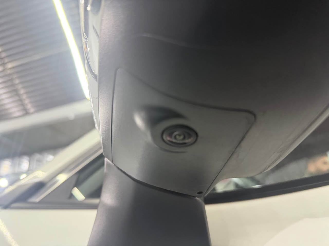 السلام عليكم عندي راف فور موديل 2025 هايبرد (تجميع صيني ) مرقم بغداد كفالة عامة من الضربة والصبغ والتبديل والشخط ماشية 9500 كيلو فول مواصفات بصمة بانوراما 5 كاميرات محيطية جلد كراسي كهرباء تدفئة وتبريد كشنات رادارات خلفية وامامية صندوق كهرباء مري شفط لايتات فول زنون مري شفط شاحن وايرليس السعر 42 مليون للاتصال *********** بغداد, العراق
