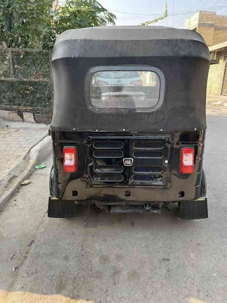 تكتك موديل ٢٠ رقم وسنوية بسمي تحويل مباشر 
التكتك مصبوغة عام جمالية 
السعر 6ملاين وبيها ماجل قليل 
المكان الحسينية مآل راشدية 
***********
