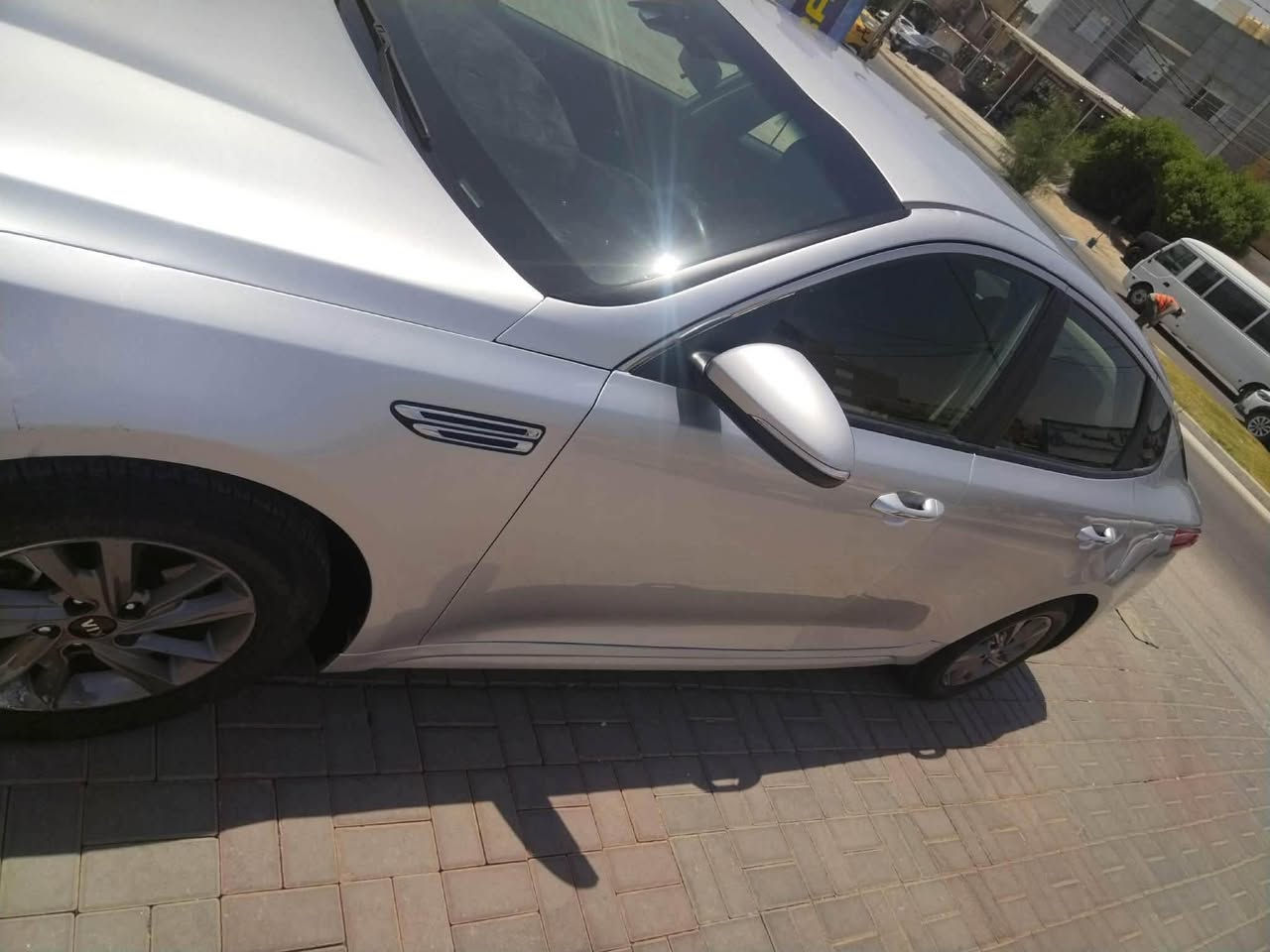 🚗 للبيع  او مراوس 
كيا أوبتيما 2020 FE 
المكان كربلاء 

- اللون: سلفر
- الموديل: 2020
- الفئة: FE
- وارد أمريكي
- ممشى 84000 ميل
- محرك 2.4 لتر اقتصادي وقوي
- قير أوتوماتيك 6 سرعات
- نظام ECO / SPORT / COMFORT
- شاشة، بلوتوث، Apple CarPlay و Android Auto
- كاميرا خلفية وحساسات
- نظام المحافظة على المسار وتحذير الاصطدام
- السيارة بحالة جيدة وجاهزة للاستخدام وكلش نظيفة
- حادثها فقط بارد واكو صبغ كلير موجود السونار بالمنشور 

للاستفسار والتواصل على الخاص أو الاتصال:
*********** كربلاء, العراق
