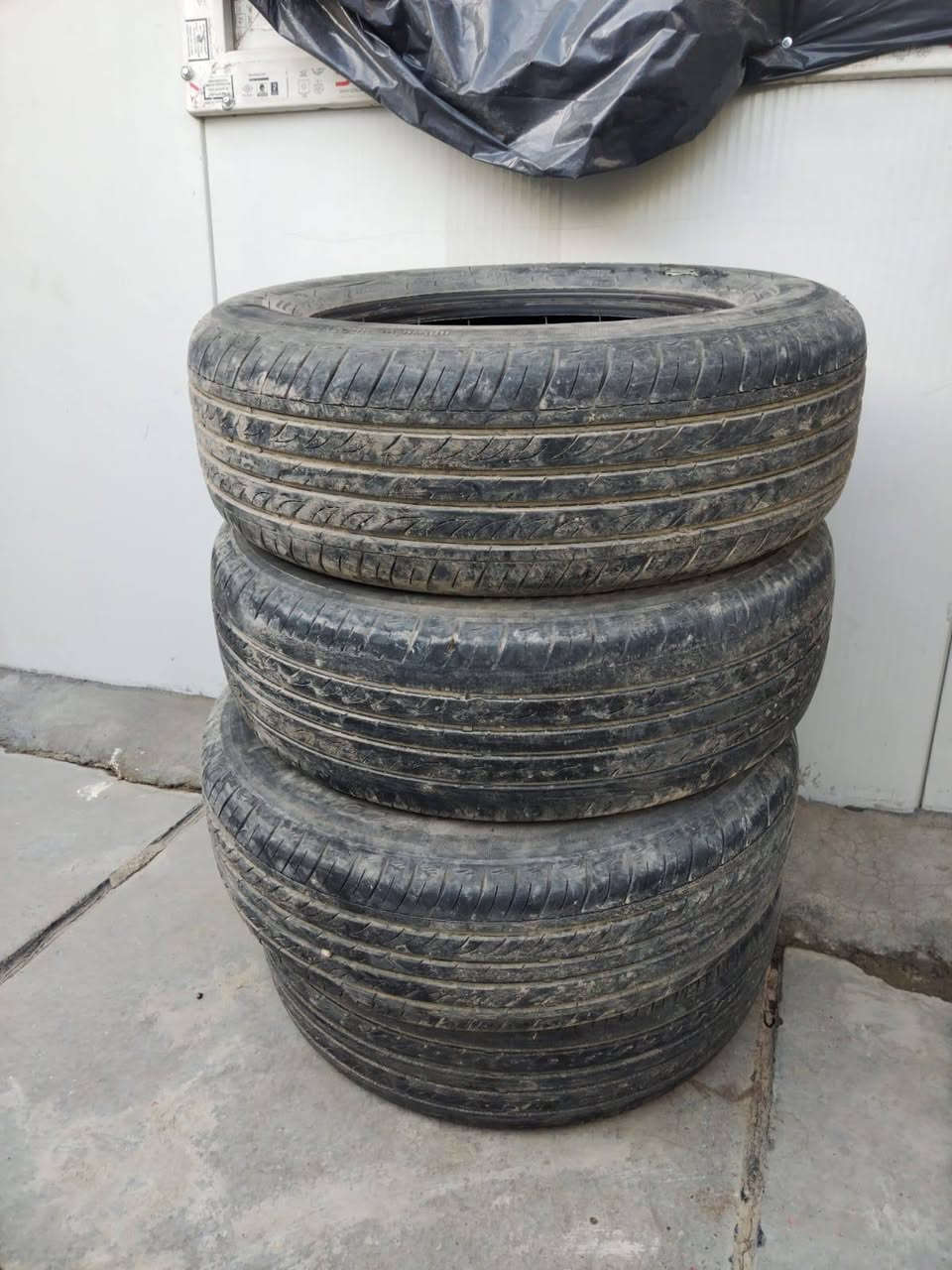 السلام عليكم تخم تايرات حجم 13 مال فيرنا نص عمر السعر 25 وكبات نظيفات كلش 40
***********
