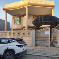 منزل للأيجار مساحته 250 م 6 غرف و2 صالة  معروض للإيجار (مدرسة/معهد/روض...