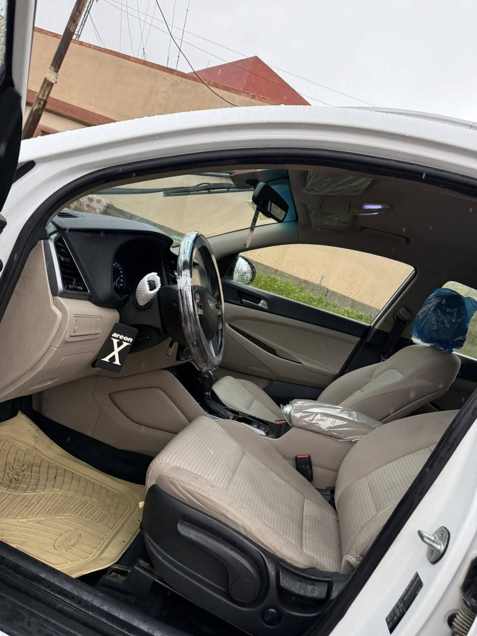 البيع توسان موديل 2018 كلين سعر (190$) بي مجال سياره شخصي و جديد حيل رقم اب اسمي و كوبون بنزين بي مكاني كركوك 
***********
‭***********
