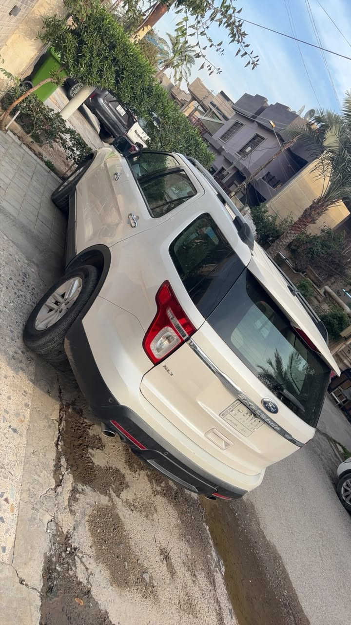 السلام عليكم 
عندي فورد اكسبلور موديل ٢٠١١ مكفوله من كلشي السياره خليجيه استلام شركه باسمنا مباشر ماشيه ٧٦ الف كيلو متر السياره صيانتها فقط شركة مال بيت حصراً
فوووول مواصفات السياره xlt
بانورما
تبريد ٣ قطع 
شاشه
حساسات  ٣٦٠
كشنات جلد 
خزن ميموري ٣ وضعيات 
كشنات امامي كهرباء
الباب الخلفي كهرباء 
تدفئه تبريد كشنات 
مابيها اي نقص السياره فوووول مواصفات 
مكفوله  من كل حادث 
مكان السياره حي العدل
***********   
؟
