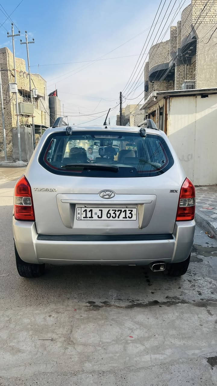 توسان 2009 
سيارة نضيفه مال جناي بيها كم قطعه صبغ ابيعلك صبغ عام 📍
مكينه وكير لا نضوح لا صوت لا مفتوحه 
صدر امامي وخلفي جدد 
تخم تاير جديد
فتحة سقف 
بلوجكتر زينون
رقم انكليزي 
تحويل ثاني يوم بأسمي 
القمارة جراد بسيط موضح بل صور 
______________________
بغداد مدينة الصدر
 الاستفسار *********** 
سعر 105 وبيها مجال قليل
