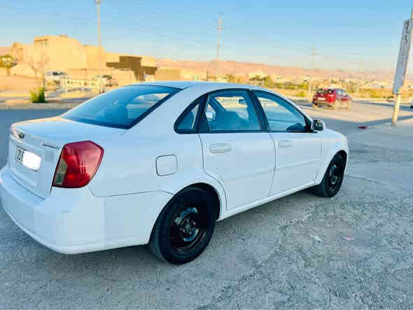 ئوپترا ٢٠١٣ توماتيك  چركه ى تيانيه پارچه يه ك و دوو په له ى بچوك بوياغه بى ده عم و ليدراو ره سمى سونه رى داندراوه سه ياره يه كى زور جوانه گيرو مه كينه و ته بريدى به شه رته چوار تايه ى نويى له ژيره 
سعرى ٨٣ كه ميك مه جال 
***********
*********** كويسينجاك
