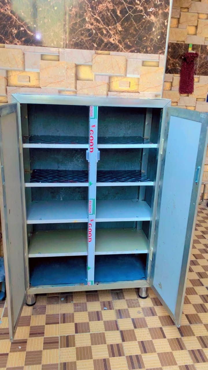 اغراض مستعملة للبيع 
للاستفسار  الاتصال على الرقم ***********
