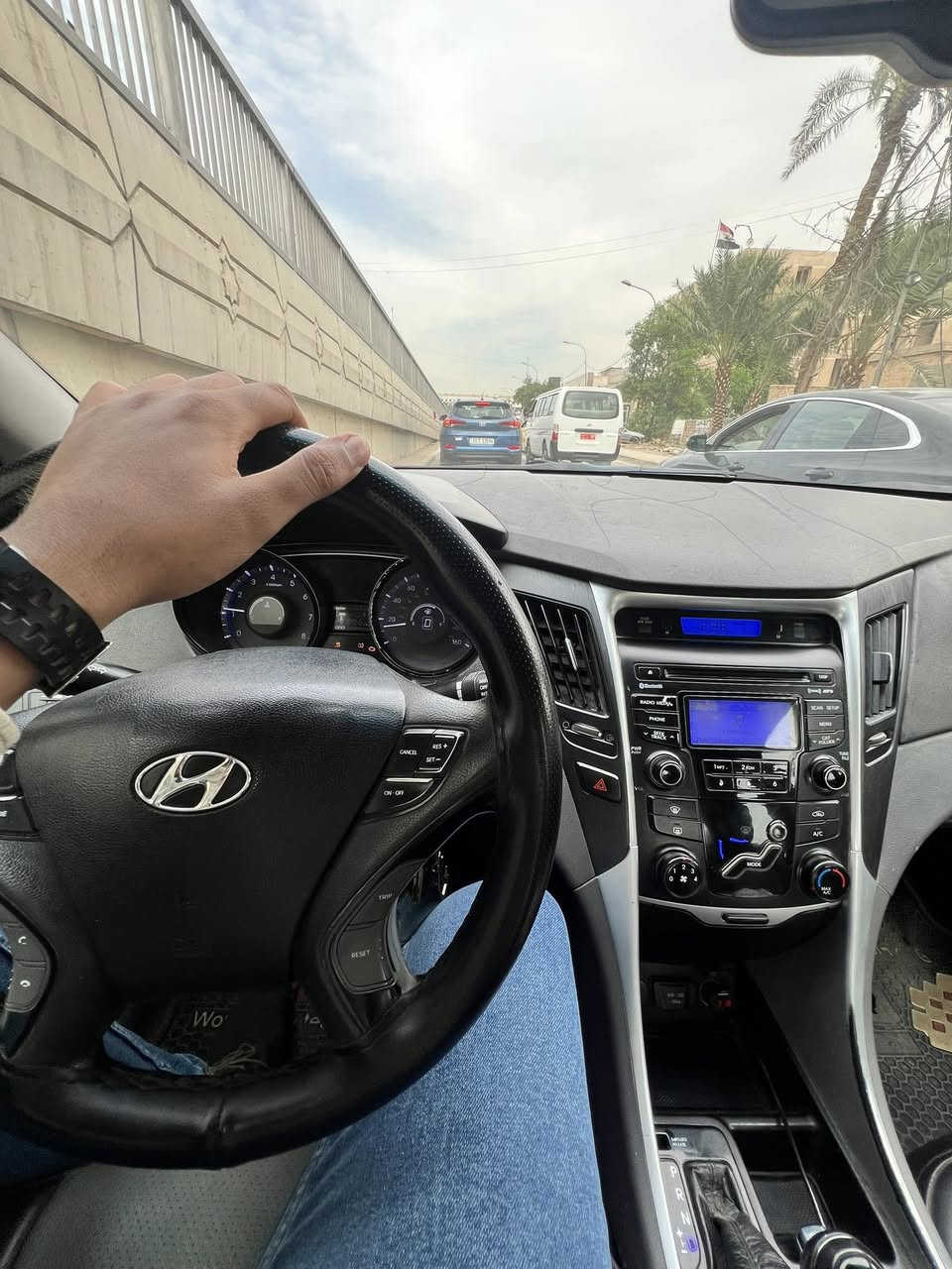 سوناتا 2013 وارد امريكي 
رقم بغداد باسمي تحويل مباشر .
حادثها 3 قطع ونص صفحة السايق ، بجم كبس 
مبدل كازكيت ،  محرك لا ينقص ولا يبخر صافي.
عليها ادامه كامله السيارة صافية للاخير 
السيارة خير من الله

سعرها 91 بيها مجال . 

مكاني بغداد الدورة 
***********
