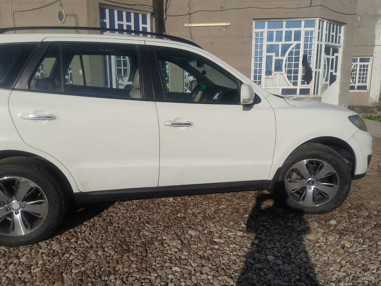 السلام عليكم 
للبيع سنتافي مديل 12 خليجي 7 راكب
السونار موجود بل المنشور بيه بارد بسيط 
محرك 3500 V6 فورويل 
السياره جاهزه مكينه كير 
حداديه توني مسويه 
السياره نص مواصفات كشن كهرباء وفتحه بل السقف 
شاشه وكامره 

السعر ١٦٨ 
العنوان / ذي قار قلعه سكر 
‏‪***********‬‏
