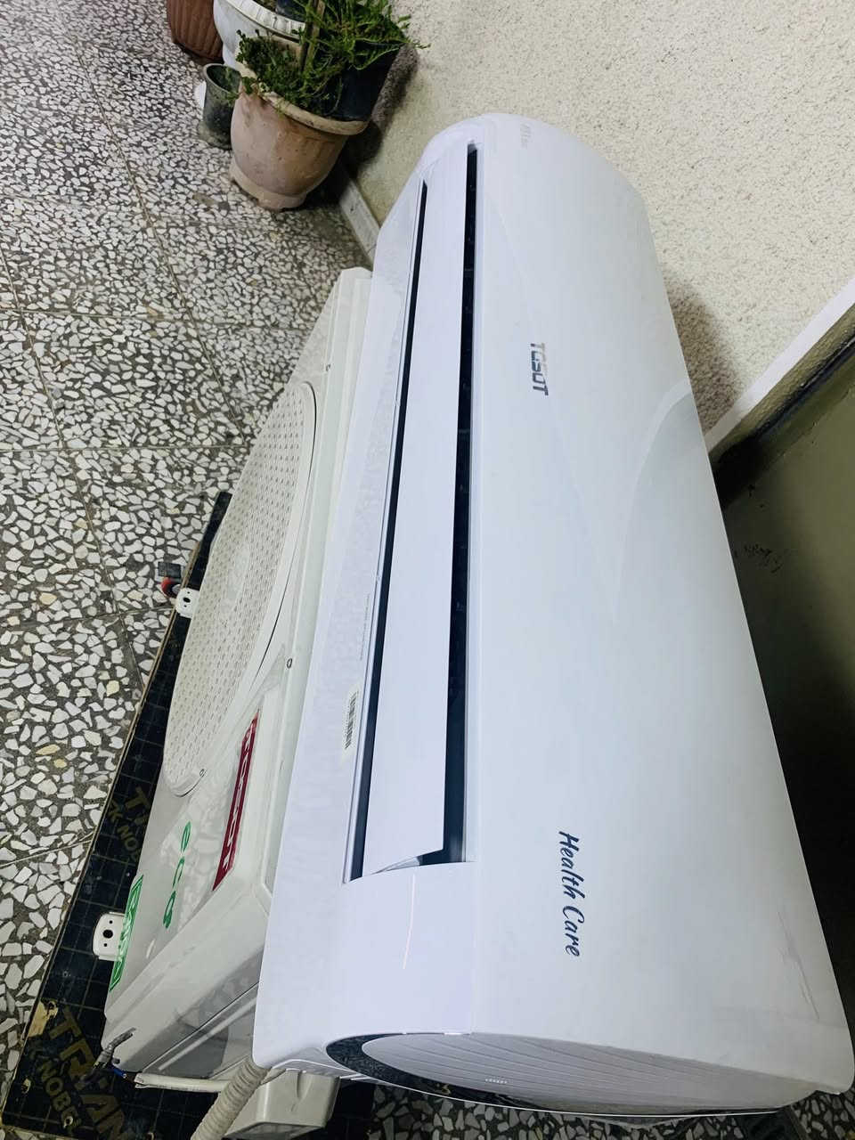السلام وعليكم للبيع سبلت نوع تووسوت  2طن الحديث  نضافه95/100كامل مكمل جيب وشد غاز الشركه مقفول بي تبريده ثلج مديل 2023شهر 11يعمي 2024 السبلت خير من الله كامل ملحقاته بوريه ريمونت وايرات حديده السبلت احلى من الصور بهواي بلحقيقه مكفول كفاله عامه معروف بدفعه وتبريده القوي ماطور T3 يتحمل درجة حراره 65 
السعر 575 وبي مجال بسيط***********اي استفسار اتصل العنوان بغداد مدينة الصدر
