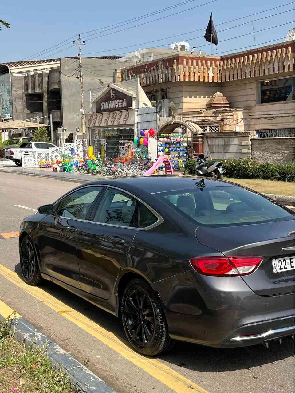 السلام عليكم 
كرايسلر c200 /2015 
السياره بيها 3 قطع صبغ رقم اربيل تريد تحويل تريد وكاله ماكو مشكله السياره صدر جديد تخم تاير جديد فيت بم وعبوه ومنضومه بانزين كلها جديده السياره بولش حمام نانو سيراميك جديد قبل اقل من سبوع سويته داخل بيجي واسود لونين شاشه جبيره كير ماوس9 نمر سايد بريك لمس السياره جاهزه الاخير السعر 90وبيها مجال مكاني بغداد البنوك 
***********
*********** بغداد, العراق
