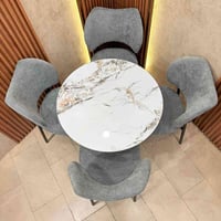 ٤ كرسي • رخام مزجج • مخمل