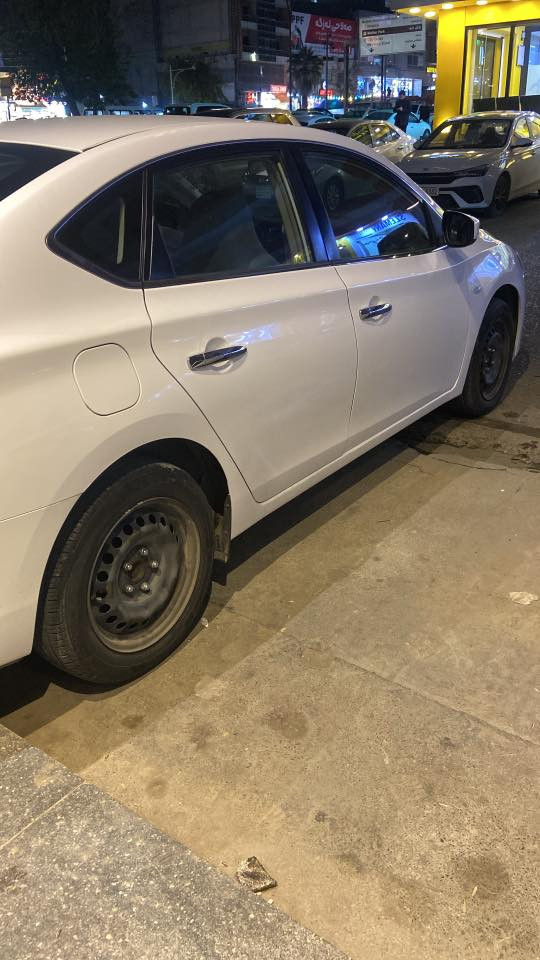 السلام عليكم 
نيسان سنترا
2018 خليجي 
اللون ابيض
رقم سليمانية هزة سنوية لوحة جديـدة
استلام شركة
المواصفات : 

تبريد قطعتين 
كير ومحرك زيرو 
حساسات خلفية 
كاميرا خلفية 
 مانع الانزلاق 
كير أوتوماتيك 
مكان سياره. بغداد 
سعر 115 وبيه مجال قليل 
***********
