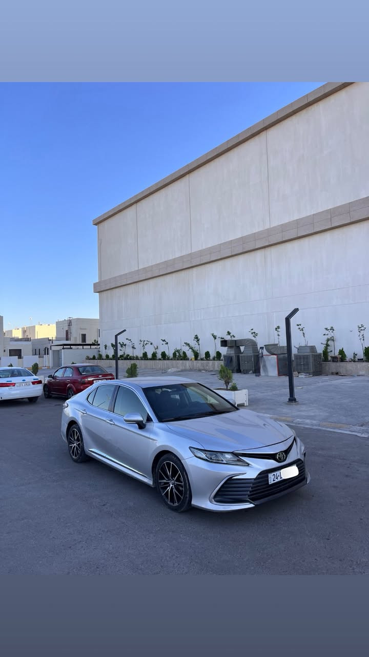 كامري خليجي 2023 نظيف LE
ضرر بونيد وجاملغ  امامي يمين  بدون دواخل شرط
قير محرك شرط
سنويه جديد
الموديل :2023
فئه LE 
اللون :سلفر
ممشى 84 قابل لزياده
الرقم:دهوك تحويل او وكاله شرط

*حساسات خلفيه
*تبريد قطعتين
*شاشة معلومات عربيه
* ليد نهاري
* اشارات بالمرايا
* حساسات خلفية
* كشاف ضباب
ـــــــــــــــــــــــــــــــــــــــــــــــــــــــــــ
** المواصفات الداخلية **
* ريموت
*تشغيل مفتاح
* زجاج كهربائي اوتو لمسة واحدة
* مرايا كهربائية
* تحكم ب المقود للنظام الصوتي
* مثبت سرعة
* عداد رحلات
* شاشة معلومات
* نظام ابل كار بلاي
* سايد بريك كهربائي بخاصية الاتو هولد
* تكاية خلفية مع حاملات اكواب
___________________
حالة المحركات كفاله
حالة البدي قطعتين وربع تكمه بدون دواخل شرط 
مكاني تكريت
السعر 170$ ومجالها شي قليل
‭‬ ***********‬
