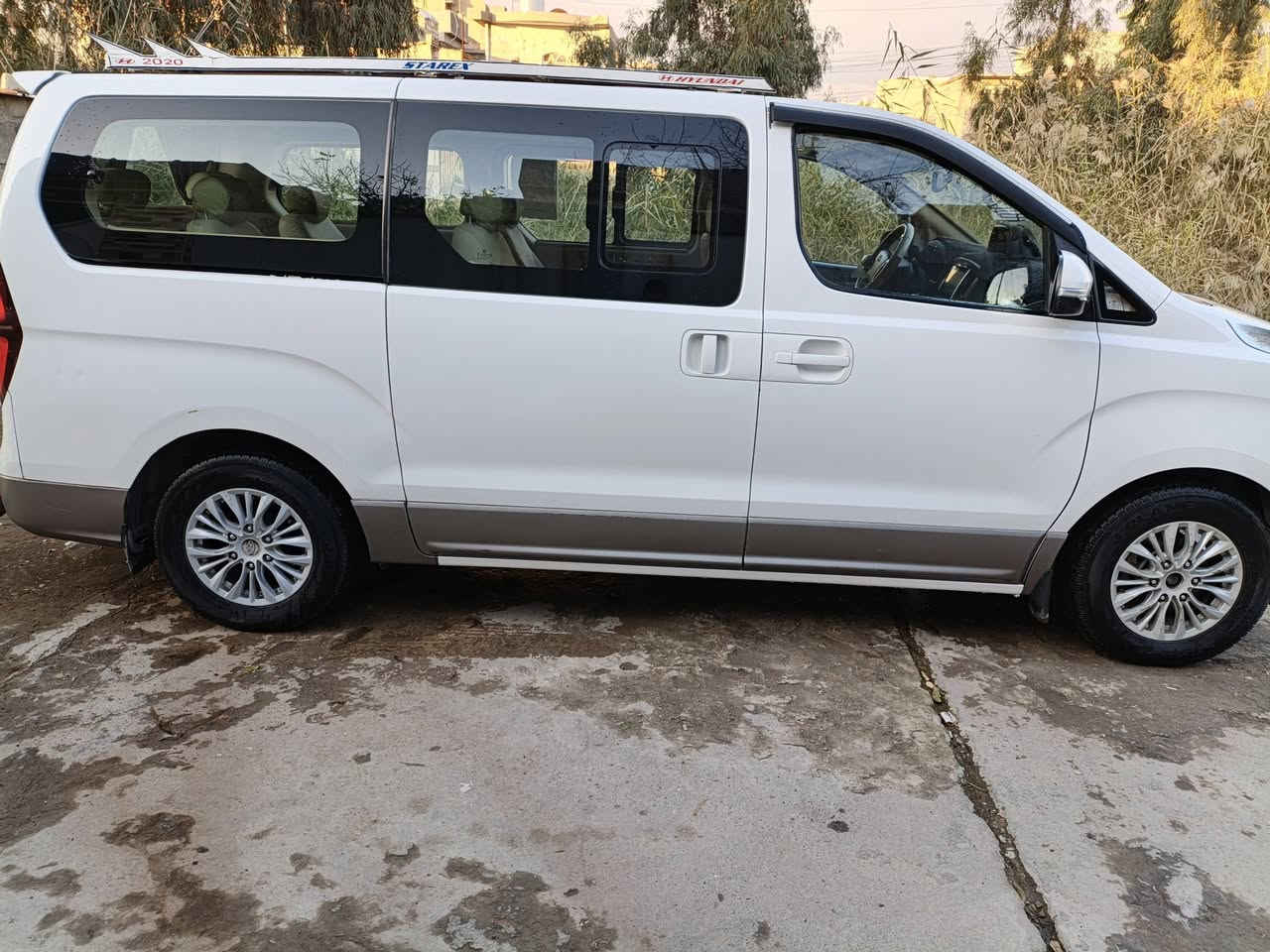 السلام عليكم 2019 محور مسكر 12 سبلاين قبق اسود السيارة جاهزة ماتصرف عليها بيها صبغ بدون دواخل  والباقي مكفول $250 ..***********  مكاني موصل
