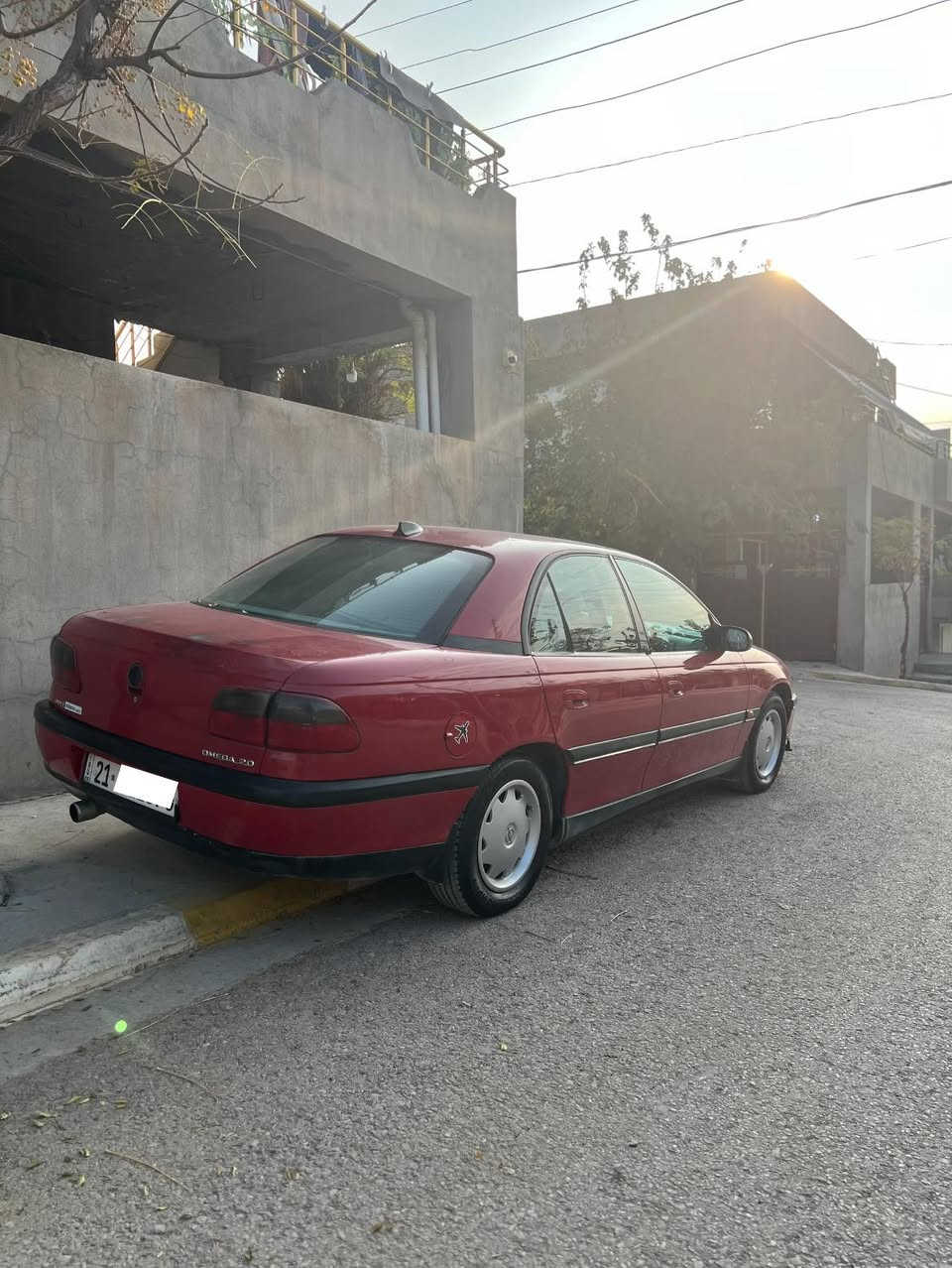 ئۆمیگا 1998 ڕەقەم سلێمانی
بێ بۆیاخ یەک پەڵە ساردی هەیە ماشاء اللە زۆر جوانە
دوو جامی پێشەوە کارەبای
لایت عەدەسە
سعری 5600$دۆلار معامەلە 
ژ.م ***********
