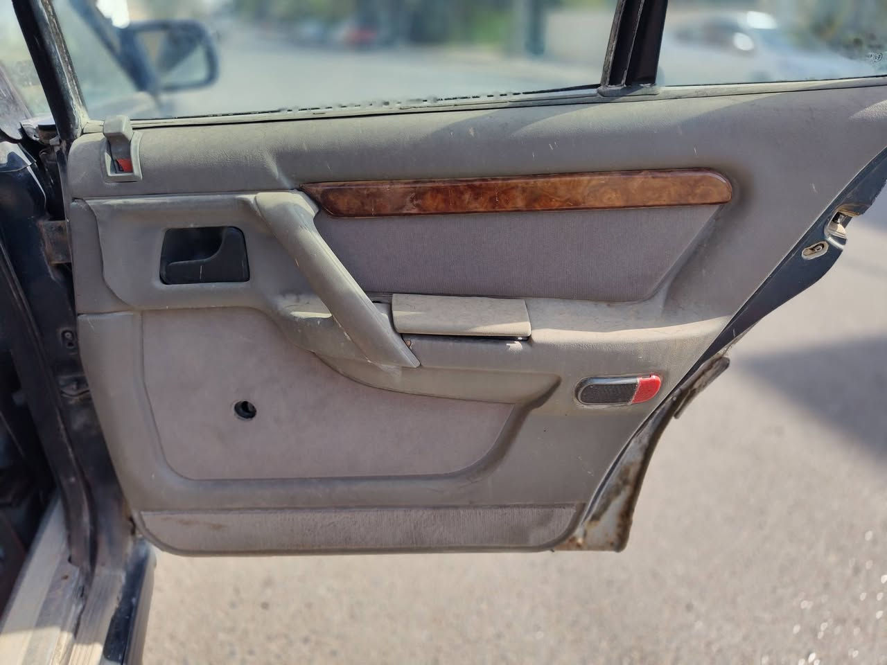 اوبل سيناتور  موديل 92  30 كبس رقم ألماني سنوية خضرا 
السيارة اخذتها مشروع تعمير (محرك معمر كامل أغراض اصلية ) سويت ادامة فيت بم، تنظيف تانكي، نوزلات ، بلكات، ،وايرات ، سلف، دينمو ، باتري جديد . راديتر جديد بانكة وكلج وجوينات جدد.
كير تعمير كامل بس الكنترول و الجوزات الداخلية بقت ما  فحصتها . هسه تحرك أول نمرة بس. كهربائيات الكير فحصتها وطفيت ال s . 
 
السيارة عمرتها وما مشيت بيها وما كملتها و بقت واكفة .
السعر 17 قفل 
كوبون ما بيها 
***********
