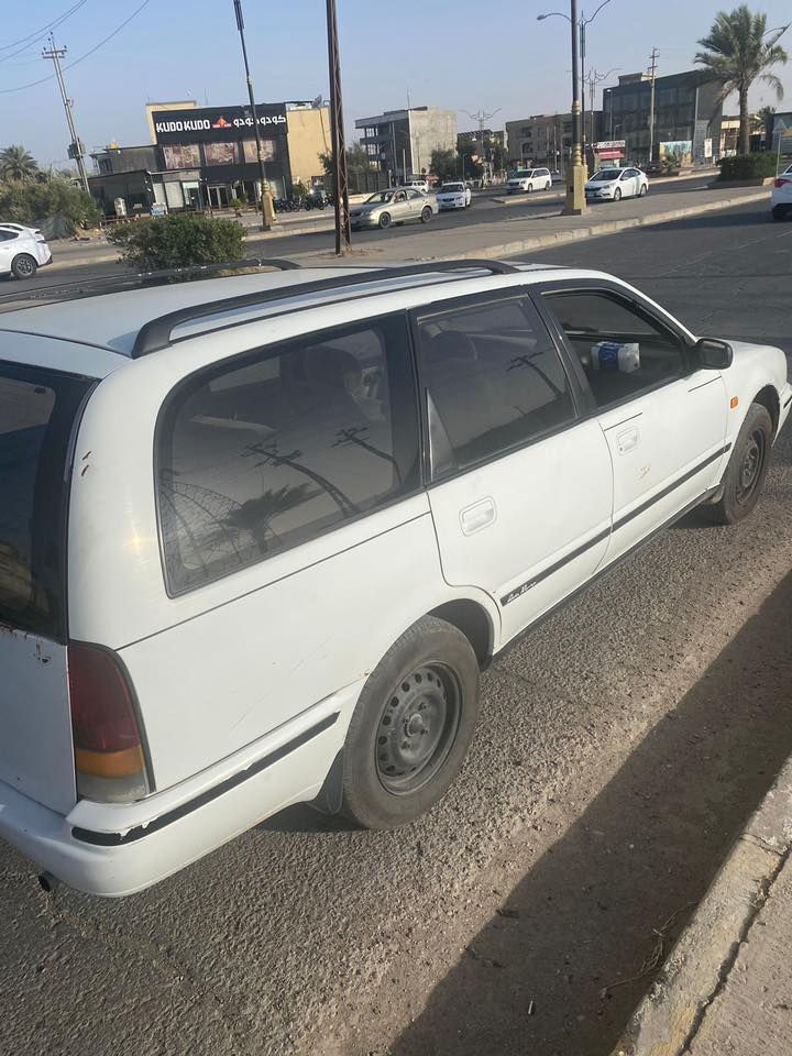 سيارة بريميرا 91 محرك 20 كير ومحرك شرط للتواصل ***********
