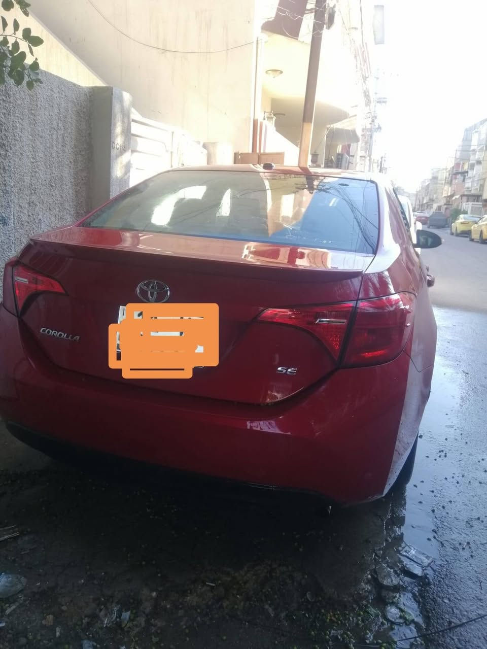 كورلا 2017 امريكي
المواصفات
موديل 2017 SE
لون أحمر 
رقم بغداد دولي بأسمي 
تحويل مباشر
ماشية ٨٥ الف 
حادثها دعامية امامية
شفتات ستيرن
تحكم مقود
كشنات جلد وقديفه مخمليه 
دشبول جلد بلاد 
ويل كب بلادي
شاشه بلاديه
اشارة بل مراية
لد امامي بلادي
تبريد شاشة
فتحة سقف 
بصمة / دخول ذكي
اشاير بالمري
تبريد بيانو 
حادثها واضح بالصورة دعامية
(بيها ضربة بالدوسة جهة عكس السايق من الأسفل صارت بيدي) 
الرقم تواصل واتساب فقط 
 ***********
