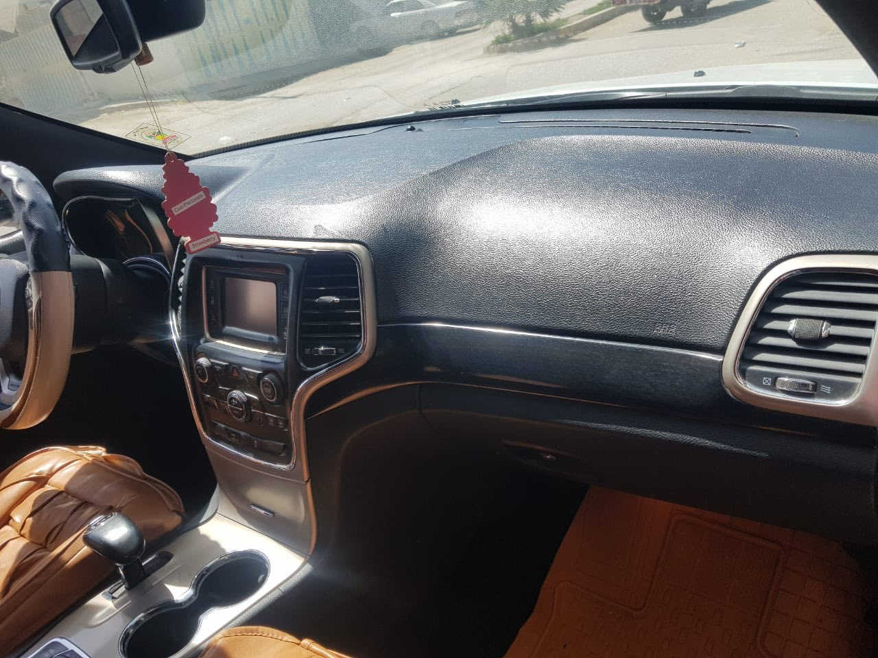 جيب لاريدو خليجي موديل2014 مكفوله كفاله عامه ومواصفاتهه معروفه ماشيه 162 السعر 225 وبيهه مجال العنوان ديوانيه موبايل ***********رقم بغداد بأسمي
