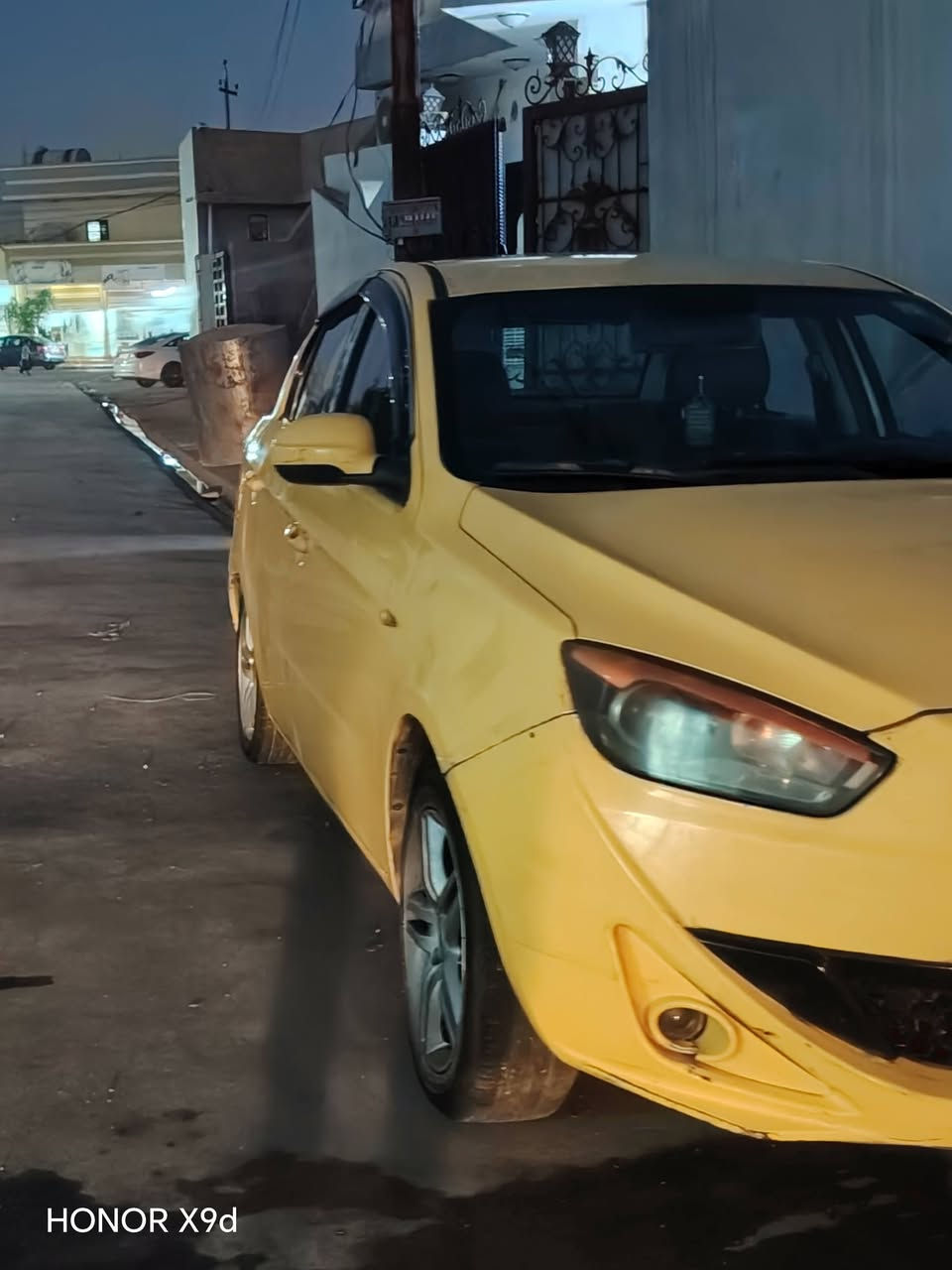 سلام عليكم سياره فاو اولي موديل 2015 للبيع سياره ايعيب ما بي كير محكرك بشرط رقم انكليزي سعر 42 بي مجال 
عنوان كركوك حي الواسطي 
***********
***********
