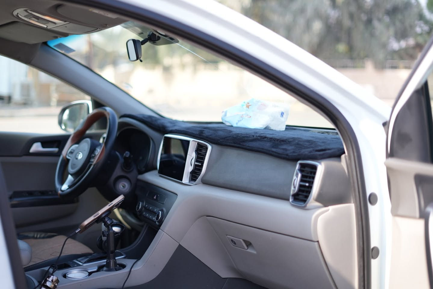 السلام عليكم
للبيع فقط كيا سبورتج 2018 (خليجي)

رقم بصره  الدولي باسمي

مواصفات

شاشة و كاميرا

حساسات خلفي

تحكم ستيرن جهتين

قطعتين تبريد

اشاير بالمري

مكينة 2000 دوش

ماشية 113

كامله من كلشي السياره

كفاله من الضربه

السعر :183 و بيها مجال

مكان السيارة ميسان

***********
