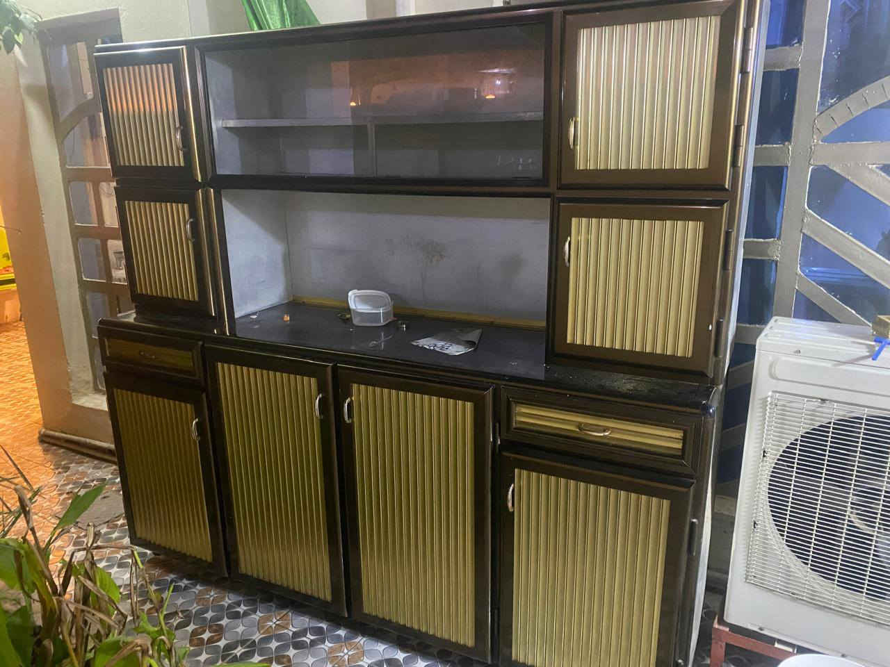 كاونتر وسنك المنيوم نضيفات للبيع ب350 وبيهه مجال واسط عزيزية ***********
