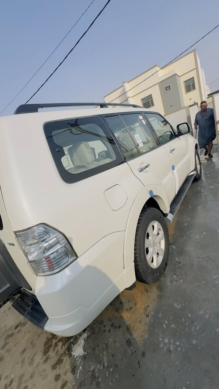 سلام عليكم باجيرو مديل 2010فول موصفات حبتور كراسي كهربائية جلد فتحة محرك 3ونص السياره جاهزه السياره مكفوله بس بيهه بارد بل جاملغ الامامي مكان السياره نجف رقم التلفون  السعر 135 وبيهه مجال ***********
