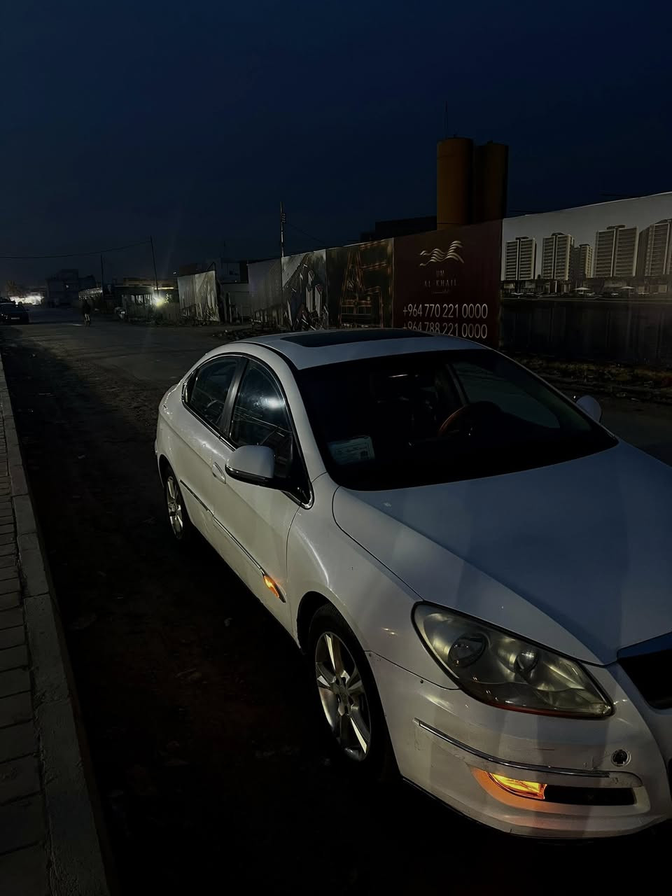 السلام عليكم
سياره شيري A3 2013 
سياره معمره وتعبان عليه ما تصرف عليه ولا ربع حداديه 90 بلميه واتر بم جديد ضاغطه جديده فيت بم جديد راديتر ودبه ماي راديتر وجوينات جدد تبريد شغال ..تايرات صارلهن ٦ اشهر مابيهن اي شي 
بلكات صارلهن شهرين بعدهن جدد
منضومه بانزين منظفـه 
منظومـه ماء مشيشه 
جوزه حماوه 61 يعني انسى الحماوه
باتري جديد
الدواخل مثل ما مبينه بل صور تخبل كهربائياته كله شغاله 
الكشر بيه خياسات كلش قليله من جهه السايق 
المكينه بيه بدايه خيط بخار يعني تنقيص قليل قليل كلش 
الگير واحد على واحد 
مكان السياره ديوانيـه
سعر السيارة 55 وبيه مجال 
سنويه لل 2030 واي استفسار موجود فيس وواتساب ورقم ***********
