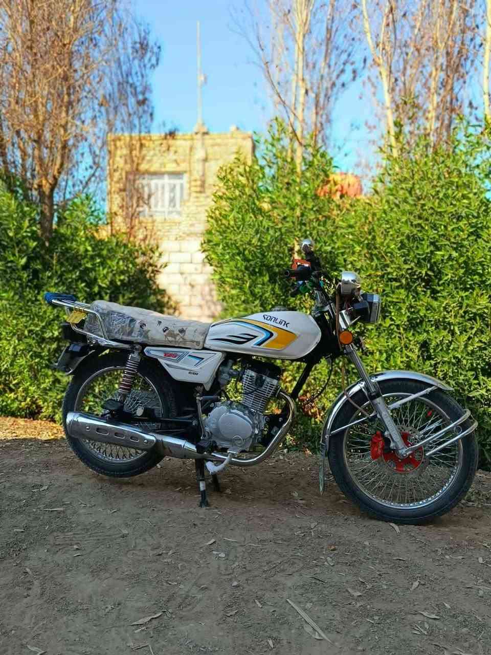 سلام عليكم  شباب دراجه البيع موديل  ٢٠٢٥ سعر  ٧٥٠ بيه مجال الطيبين مكلف بل نشر ‏‏‪0780 233 8293‬‏
