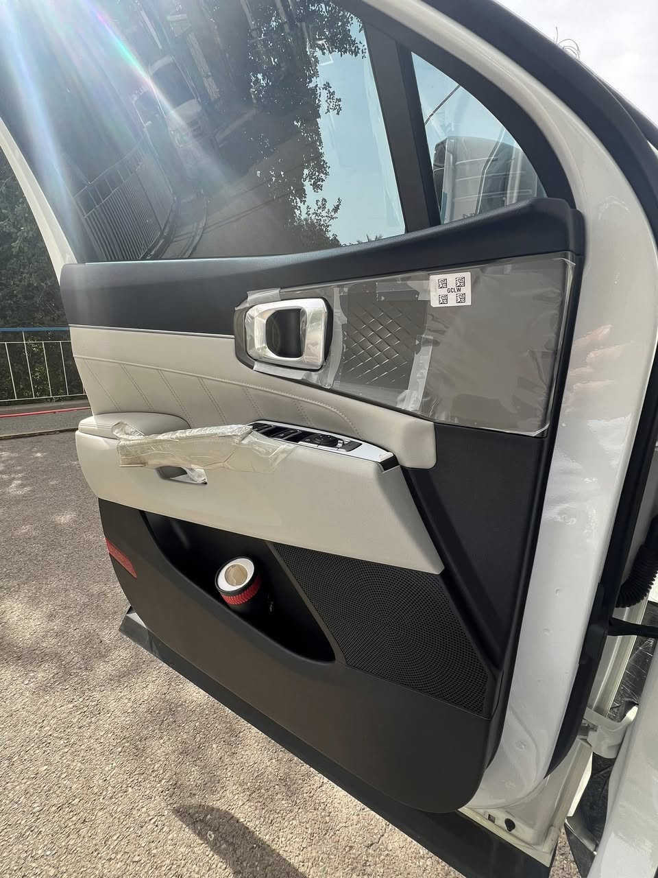 سورنتو موديل ٢٠٢٥ خليجي  جديده جداا  بعده كله بالتغليف الشركة ماشيه 23 الف بعده بحالة ضمان 

مواصفات سياره فول ١/١ عدا كشتات
 جلد وكاميرات ٣٦٠
بانزين 

أربع سلندر حجم المحرك ٢٥٠٠ 

مضلل بالكامل مع ضمان تضليل امريكي  

مغلفه البجم PPF 

 فتحه بانوراما 

لون ابيض 

ويل 19 

تبريد ثلاثة قطع 

بصمة تشغيل وابواب جنطة 

تشغيل عن بعد 

كأمره دواره 

كشنات كهرباء ⚡️ 
كشنات  الخلفيه قلابه كهرباء ⚡️ 
شاشة متصله 

كير ماوس 

شفتات ستيرن 

حساسات امامي خلفي 

ثلاث انظمه قياده 

شحن لاسلكي 

منافذ تايبسي 

بصمه عدد اثنين 

جنطه كهرباء ⚡️ 

بلوجكتر لد 

مري شفط 

ترحيب 

لد دشبول مخفي متغير الآوان 

سبعه راكب 

سبير ما نازل 

سياره جديده جداا 

الضمان شركة كيا نم ضمان خمسه سنوات 

تواصل مع الرقم 

ملاحظه سياره في بيت مو معرض 

ما متواجد ع فيس 

 بي واتس اب ***********

السعرر 285 وبي مجاااااال كلش كلش بسيط
