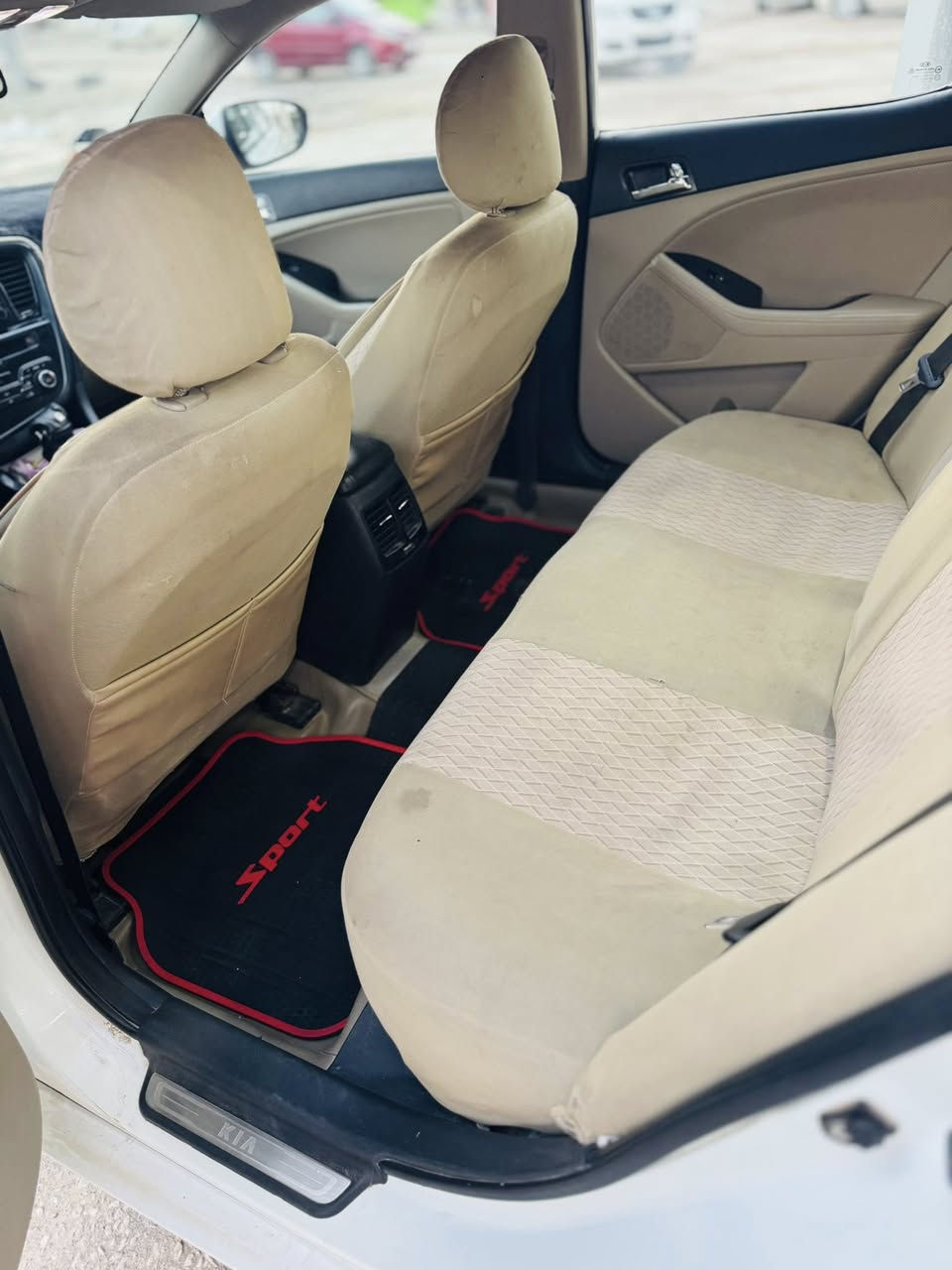 السلام عليكم
كيا اوبتيما موديل ٢٠١٢
 فول مواصفات، بصمه، بانوراما، مكفولة من صبغ، من تبديل، من حادث 
بيها ملاحظات بسيطه 
السياره بإسمي، رقم بغداد 
السعر/ ١٢٨
عنواني/ حله شارع ٨٠ 
رقم/ ***********
***********
