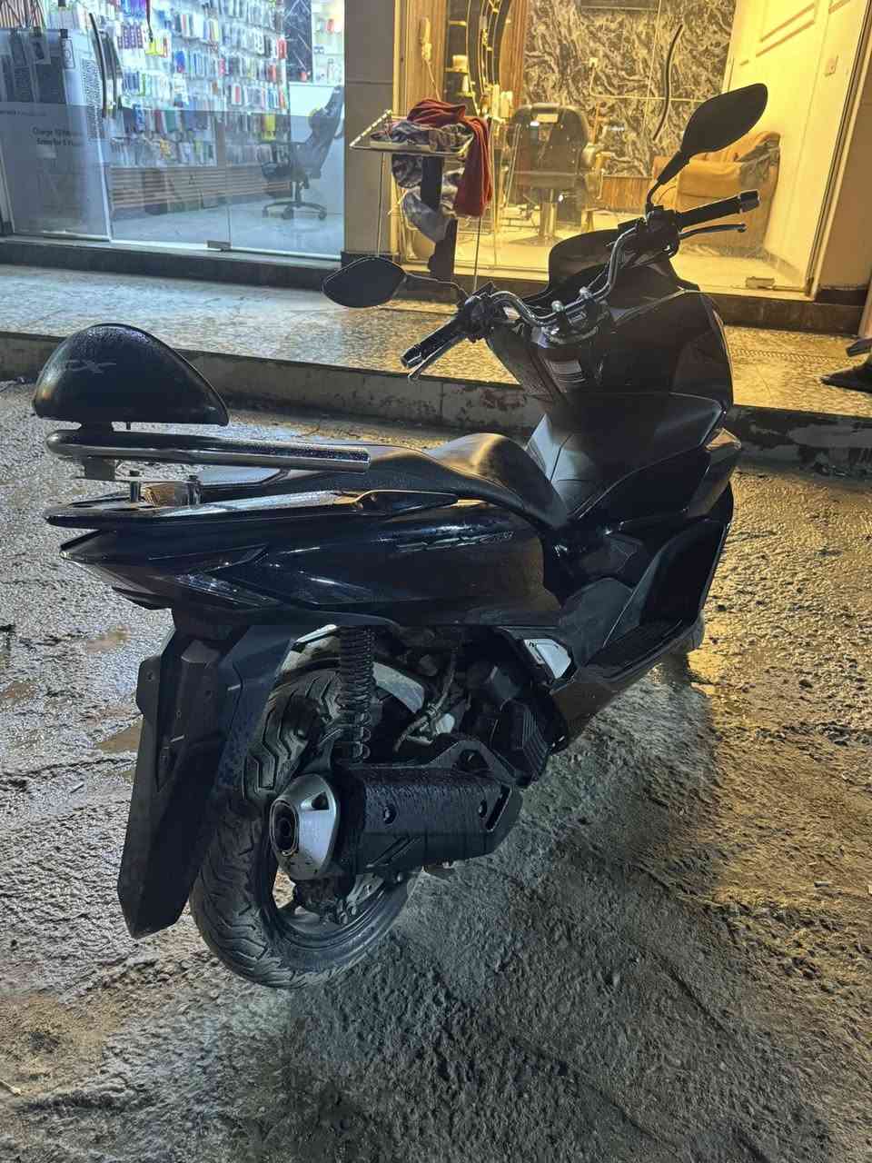 الجيل الرابع ياباني 160 مو كوري
كفاله عامه محرك وكشر وبالحقيقه بعد احلا
وين متريد افحص ماشيه 24 اي نقص مابيها 
ابيعلك من باب البيت ب20 ورقه وبيها مجال 
مكاني البلديات ***********
