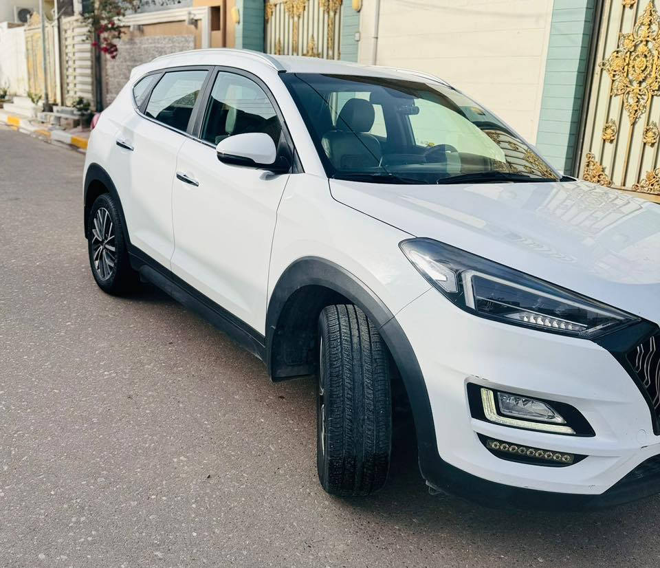 توسان 2020 خليجي حرة مكفول ( عدا شخطة دراجة في باب خلف السايق موضحة بالصور)
مكان السيارة السماوة/ الرميثة
كير ، محرك ، تبريد ✅ ماشية 138 الف
*مرقم قادسية (حرة)
*بصمة
*ثلاث وضعيات قيادة
*ترحيب ابواب
*كشنات جلد
*لايت اوتو خمس عدسات
*لايت دوار مع الاستيرن
*كشنات امامية كهربائي
*كير 6 نمر
*تبريد قطعتين
*ثلاجة بالجكمجة
*حساسات خلفية
*شاشة + كامرة خلفية
*دواخل صاجي
*مانع انزلاق ABS
*شاحن وايرلس
*تحكم ستيرن
*مري شفط + اشاير بالمري ‭

مكلف بالنشر للاستفسار
صاحب السيارة 👇🏻
0782 960 8979‬
