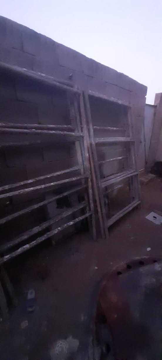 سكله للبيع ٦ اقفاص كاملات ونضيفات سعر القفص ٦٠ ألف العنوان كربلاء قرب سيطره الابراهيميه  ***********
