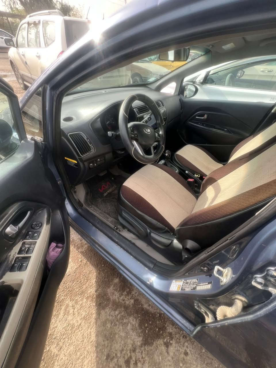 السلام عليكم
كيا ريو موديل 2016
محرك وكير خير من الله رقم بغداد تحويل مباشر 
تخم تاير 
شاشه كبيره 
ملاحضه//السياره بيه 3قطع صبغ وحده كلير بدون داخل 
السعر 83
*********** 
المكان ديالى
