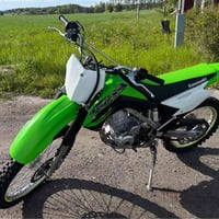 كاواساكي • KLX 140 • دراجة نارية • 140 سي سي • بدء كهربائي • خمس سرعات...