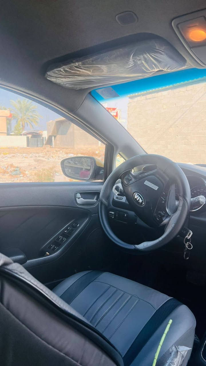 كيا فورتي ٢٠١٧ مكينه ٢٠٠٠ دوش كير AT
رقم بغداد بأسمي تحويل ثاني 
مصفره هيئه وغرامات
***********
