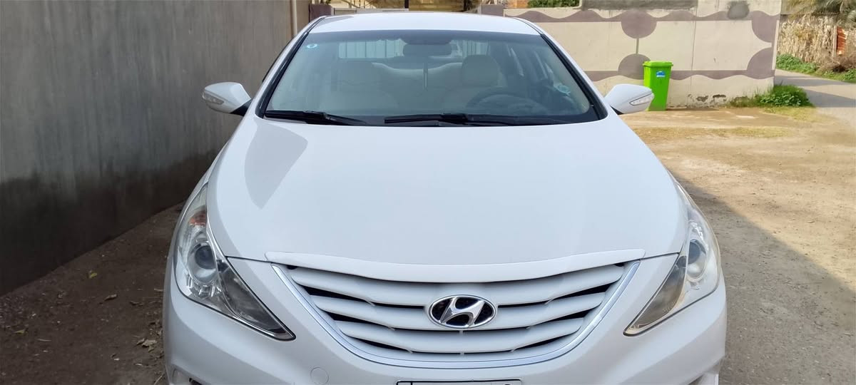 سلام عليكم للبيع سوناتا ١٣ محرك ٢٤٠٠ ع وضع شركه بيهه قطعه صبغ بدون دواخل شخط بس سياره الف ماتصرف عليهه مكاني صلاح الدين بلد ***********السعر تصل ودلل
