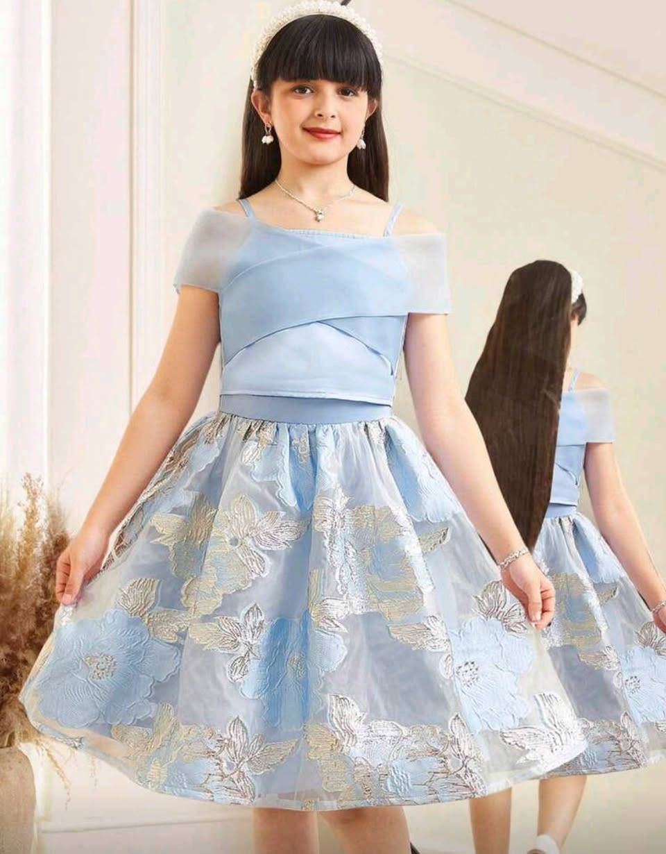 يلبس 8 سنوات وحسب جسم الطفل عندي كروب واتساب الي تريد اضيفها تراسلني بنات فقط كل البضاعة بي


**إذا كنت صاحب هذا الإعلان وتريد حذفه لأي سبب، رجاءا أرسل رسالة إلى الدعم الفني**