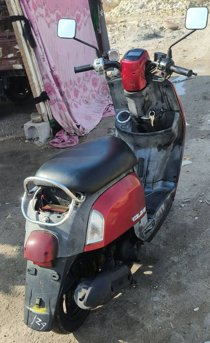 البيع ماكس بوليس نوزل دراجه بلاديه ماملعوب بيها دراجه نكره سلف تايرات جدد كهربايات كلها شغاله 
السعر 750وبيها مجال  المكان بغداد البياع حي التراث 
***********تعال وبيك خير  القبق مال باتر تره موجود 😅
