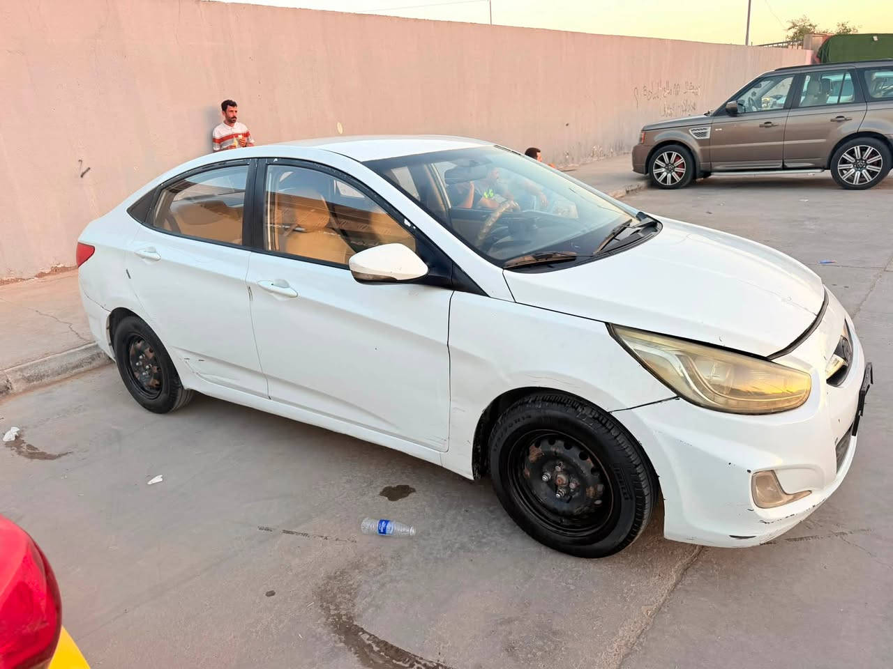السلام عليكم
هونداي اكسنت 2014 خليجي
بيها جاملغات صبغ بدون دواخل 
محرك 1600 قطرتين
عارضها 78 و بيها مجال للطيبين 
مكانها بغداد الشعب 
***********
