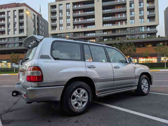 تۆیۆتا لاندکروز 2007 GXR مۆنیکا ، مانگی ٧ 
 ٢١٣،٠٠٠ کم ڕۆیشووە و زۆر بێکێشەیە
تەنها بەشی خوارەوەی دەرگای
 سنوقەکەی بۆیاخە بێ ناوگرتن 
، هیچ دەعم و لێدراویەکی نییە  
سەنەوی بە ناوی خۆمانەوەیە 
و تا مانگی ٨ ی ٢٠٢٧ نوێ کراوەتەوە
 لە سفرییەوە تا لای ئێمە سێیەم دەستە 

سعر : لە کۆمێنت داوای بکە ڕاستەوخۆ بۆت دێت 🤖 

بەجوانی و پاکی ماوەتەوە 
هیچ مەسرەفێکی تێدا نییە 

ژمارەی خاوەنەکەی 
***********
