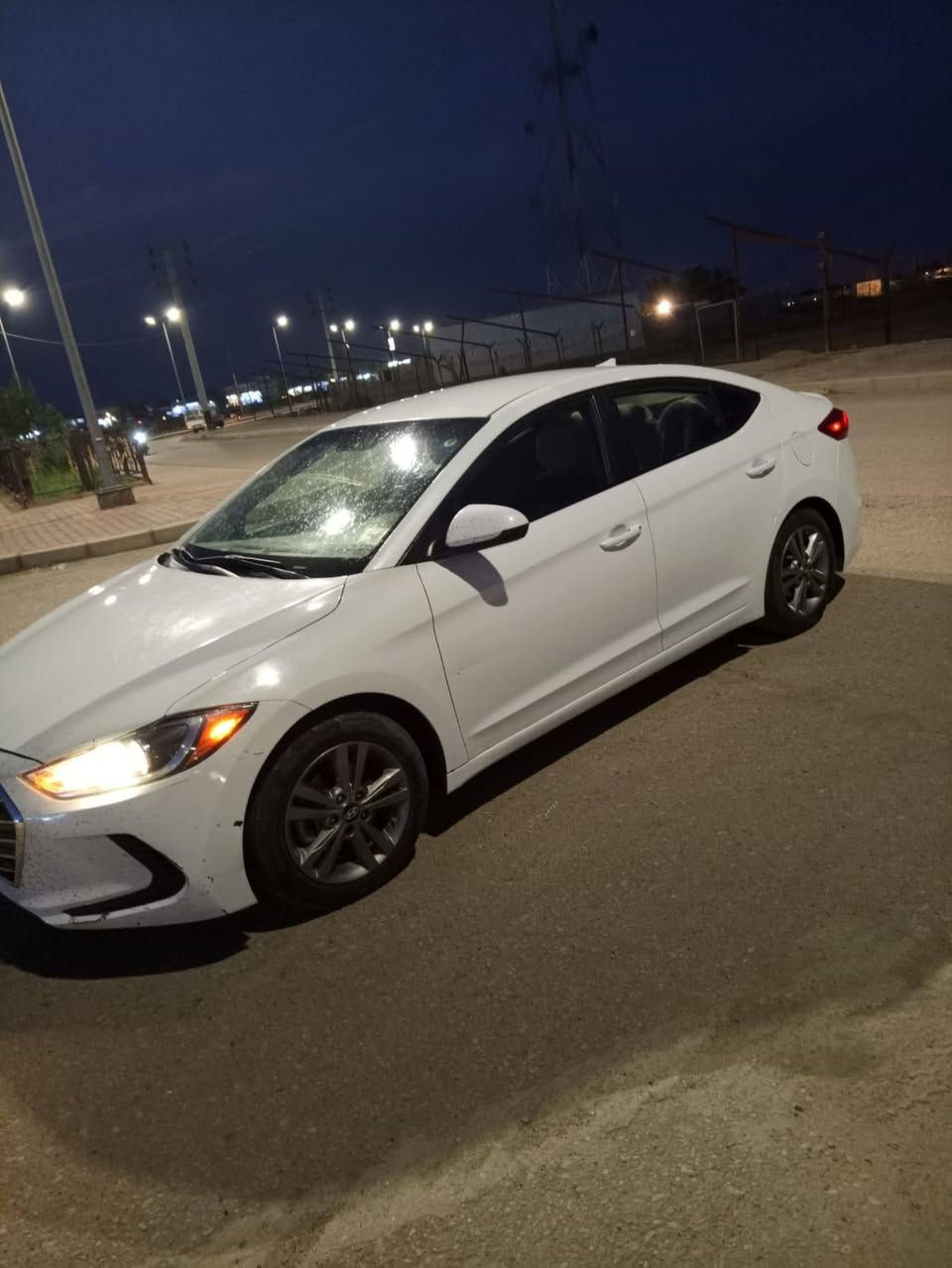 السلام عليكم الانتره موديل 2018 واردامريكي مواصفات فول ما عده الفتحه بيه صبغ مكانات اثر تقشير الباقي مكفول من الضربه وتبديل مكينه كير مكفولات تبريد ثلج السنويه وارقام جدد انكليزي السيارة جديده ماشيه 120 جاهزه من كلشي السعر 113 بيه مجال قليل مكاني ميسان رقمي ***********
