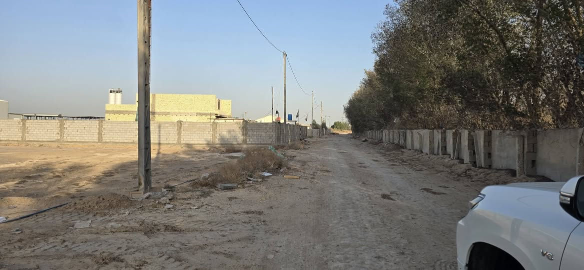 السلام عليكم دونم للبيع  سند 25طابو زراعي تحويل باسم المشتري ركن يصلح مخزن او سكن العنوان كربلاء رابط الزبيلية مجاور بساتين طيبه بالفرع يبعد ٢٠٠ متر عن الشارع الرئيسي بسعر مناسب ١٩٠ مليون بيع مستعجل 
*********** وتساب 
***********
***********
