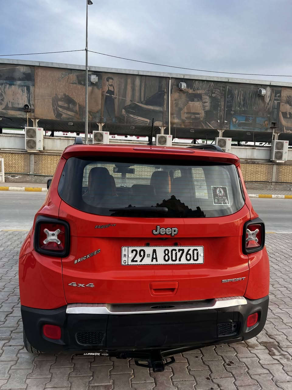 السلام عليكم
جيب رنكيد موديل 2018

لون برتقالي 

مكينه 2400

سيارة رقم واسط جديد 

حادثها فقط جاملغ امامي 

مكان السيارة كوت خاجيه 

السعر 135 و بيها مجال 

للاستفسار 

‏‪***********‬‏
