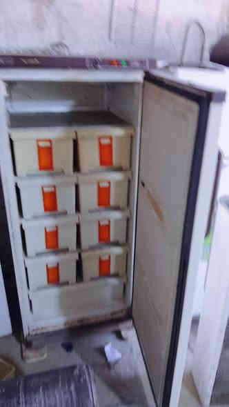 سلام عليكم عندي مجموعة ثلاجات أو مجمدات أو بردات البيع كلمن أو سعره كلهن شغالت شرط الفحص أو اصليت  مكاني البستان مجاور مطعم الحجي اسعره مناسب هذا رقمي ***********
