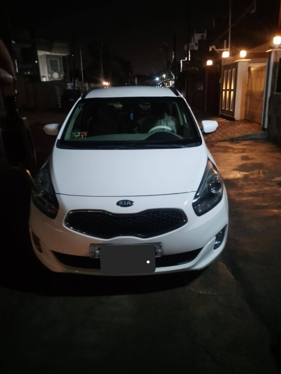 كيا كارنزة موديل 2014 
سيارة نضيفة بس بيهة طخة بل صندوك بارد وبل بنيد 
مكينة سيارة 2000 دوش  مكينة وكير مكفولة  ورقم وسنوية جديدة 
سيارة 7راكب تحكم سترن و شاشة وكامرة  وتدفئة وتبريد 
ومري كهربأية  سيارة نضيفة 
لسعر 132 وبي مجال بصيط 
الرقم التواصل 
‏‪***********
العنوان بغداد بغداد جديدة
