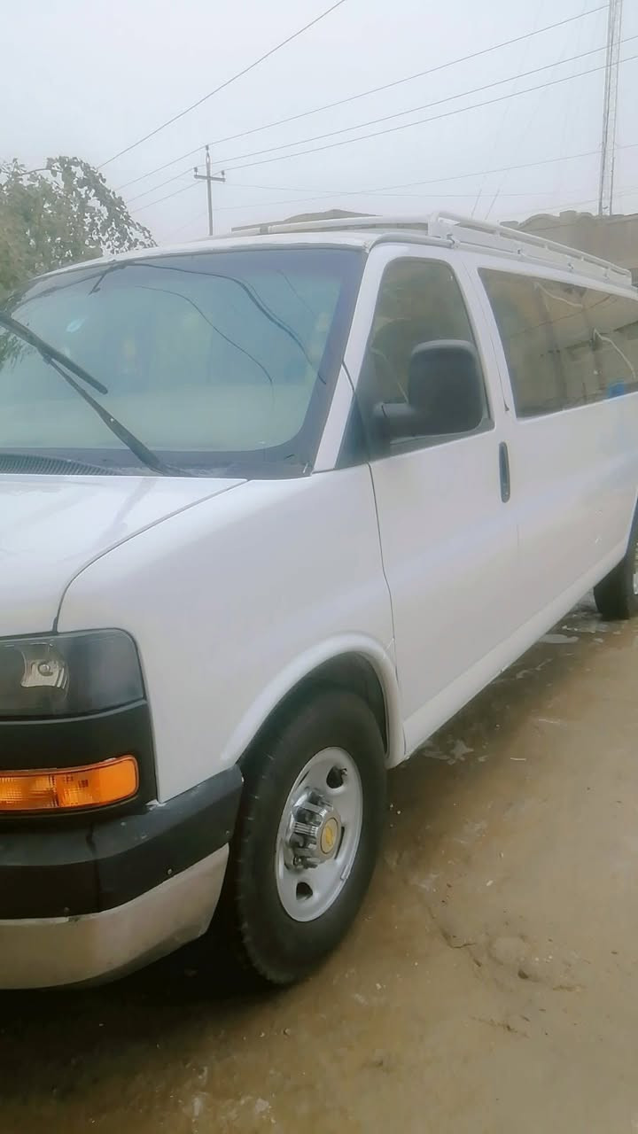 السلام عليكم سفانه 2007 رقم انكليزي السياره جاهزه من كلشي الاستفسار على هاذه الرقم ***********
