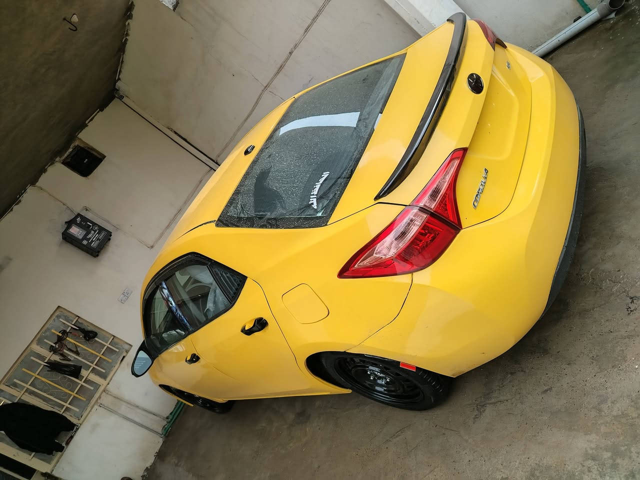 السلام عليكم ورحمة الله وبركاته كورلا 2019 صفره للبيع رقم بغداد انكليزي دوشمه كامله السيارة جاهزه من كلشي حادث بيه قطعه واحد تبديل بلادي كير مكينه مكفول تخم تأير تخم ويل صدر أمامي خلفي جديد داخل لوك جاهزه من كلشي العنوان ديالى ***********
