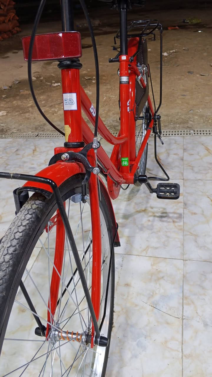 بايسكل البيع نضيف ياباني الون حمر سعر  130وبي مجال حك جيه مكان الصويرة حي العسكري وبيكم خير وتدللرقمي ***********رقمي
